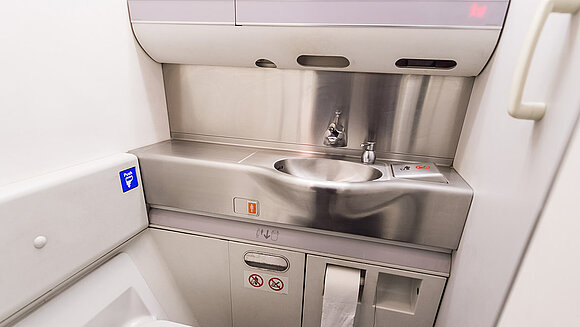 csm_01060101_04_lavatory_127b40392c